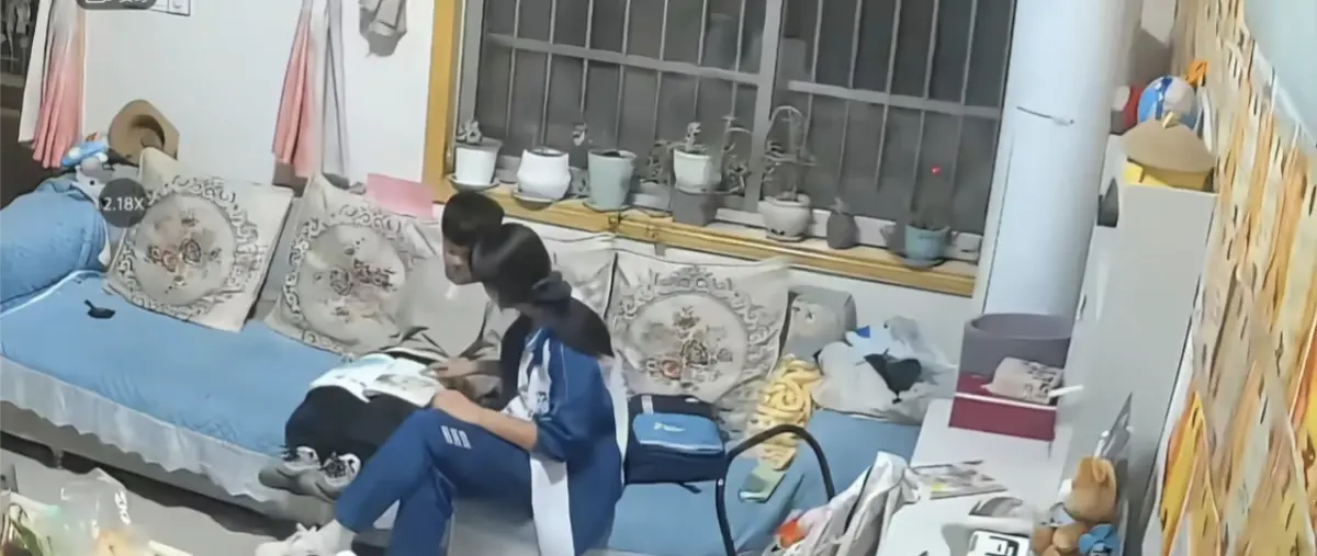 抖音热门来自姐姐的爱引热议 姐弟情深难舍难分事件来龙去脉全梳理 - 姐姐辅导弟弟作业日常完整版在线观看 - 姐姐的捏捏姐姐的爱姐弟相处日常脉络盘点