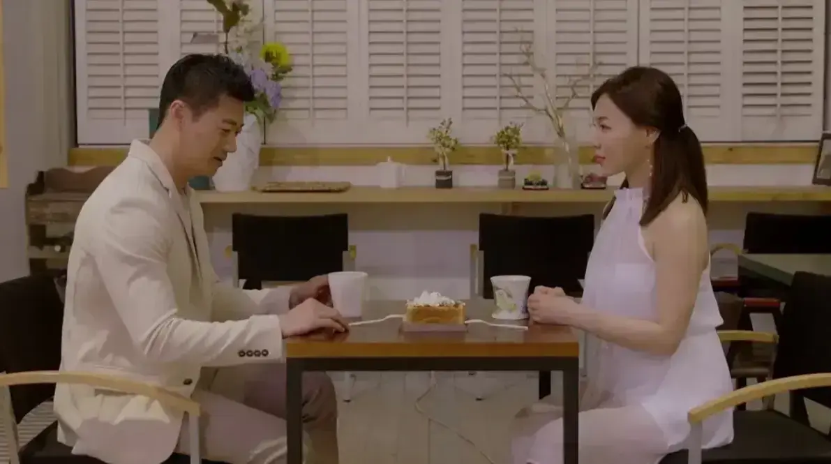 《邻居家妻子》韩国电影未删减1080P韩语中字-我邻居的老婆高清完整版-百度网盘夸克迅雷下载-邻居家妻子在线观看-乏味婚姻情感越界