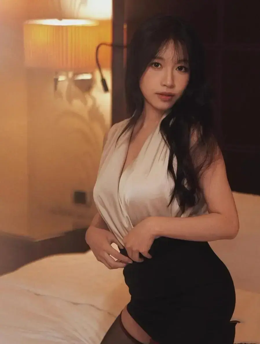 《小凤新婚》全集完整版在线免费观看-苏畅艾熙双人演绎小凤新婚无删减-高清直链秒播放无弹窗-免登录极速秒存