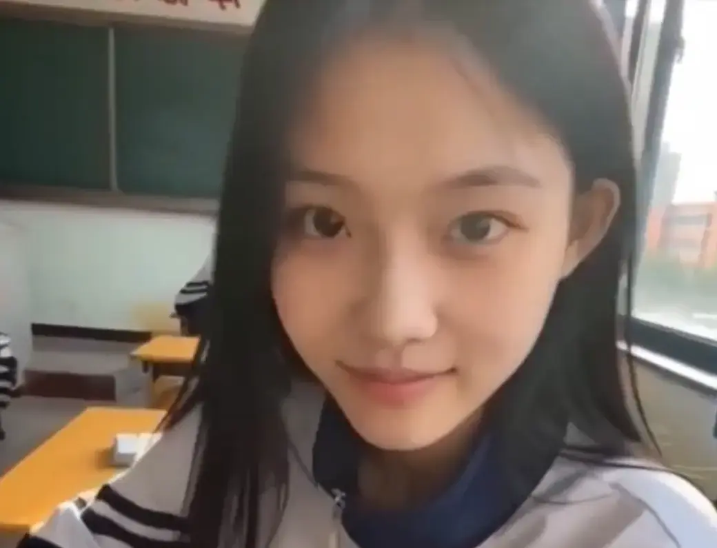 我的十八岁女友无删减版在线播放 4K蓝光画质免费观看_追完又想谈恋爱了结局太甜_AI短剧高甜治愈全集